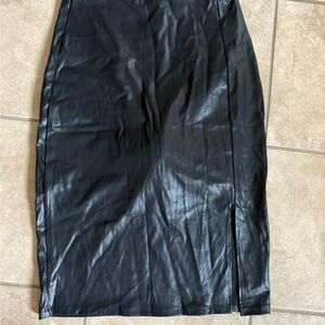 Elegant Black Pencil Skirt